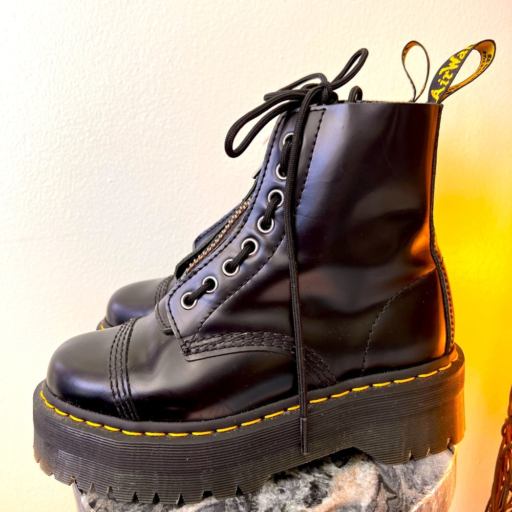 Dr Marten’s Sinclair boot Black leather UK37 L6 (never worn)